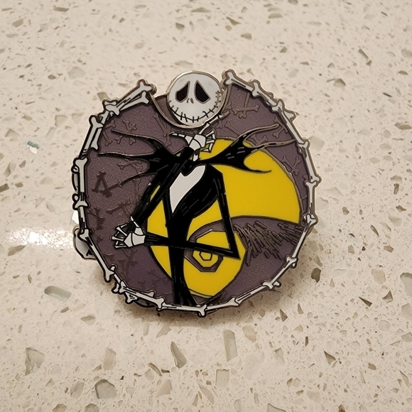 Disney Jack Skellington Spin Back Changeable Face Pin - Picture 1 of 3